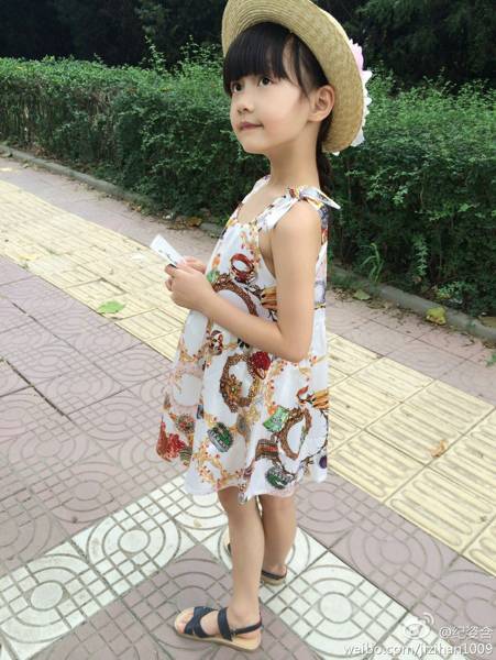 童星纪姿含十二道锋味甜美出场