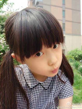 00后纪姿含甜美笑容暖化人心