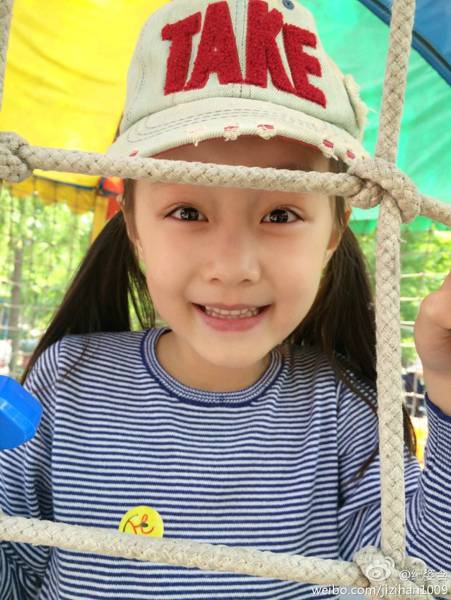 00后纪姿含甜美笑容暖化人心