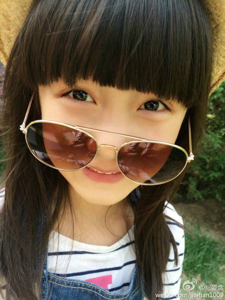 00后纪姿含甜美笑容暖化人心