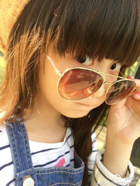 00后纪姿含甜美笑容暖化人心