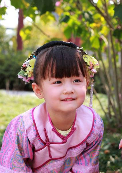 童星纪姿含《甄嬛传》小公主剧照