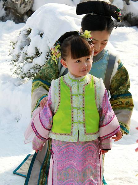 童星纪姿含《甄嬛传》小公主剧照