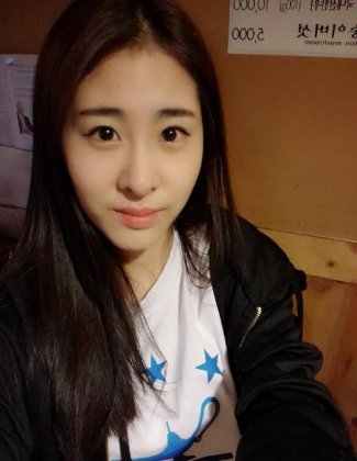 张碧晨清纯甜美生活照