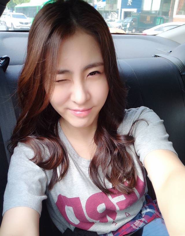 张碧晨清纯甜美生活照