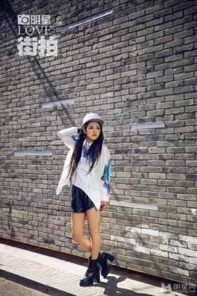 毕夏时尚装扮摇滚范十足街拍照