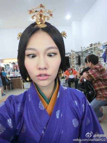 大眼美女孙骁骁微博大晒自拍照