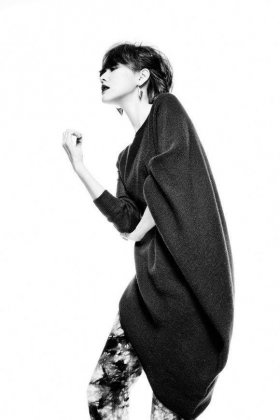 台湾女艺人小S气质冷艳黑白写真