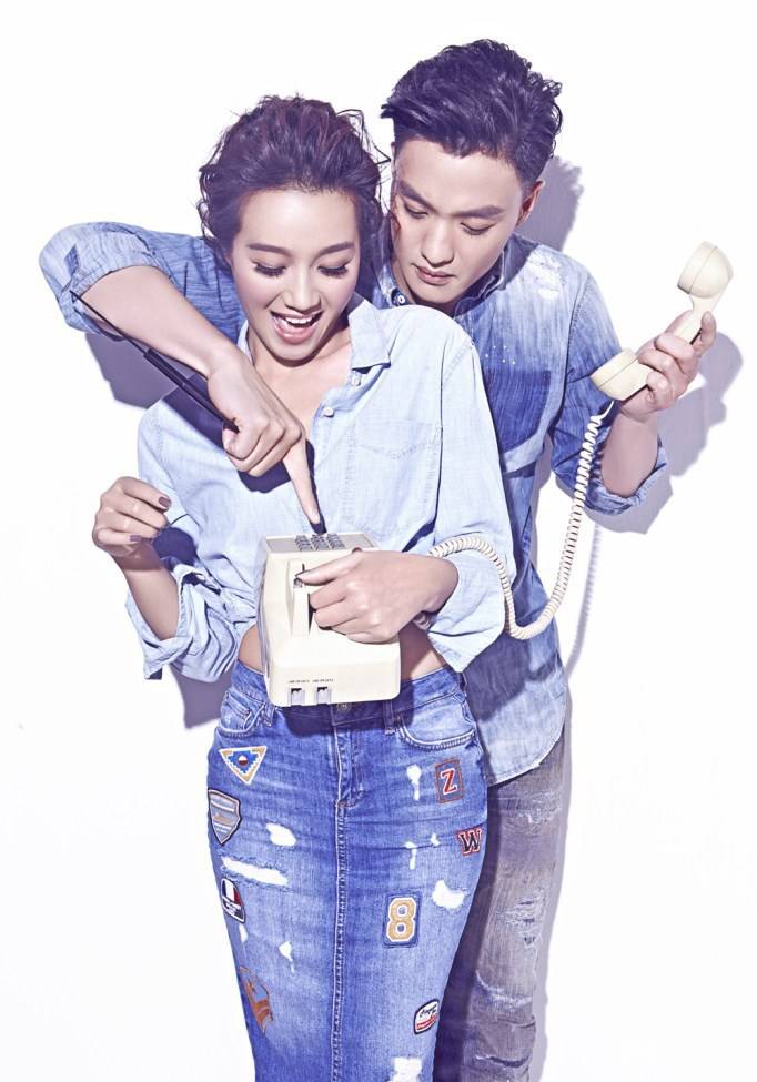 朱丹周一围情侣装拍摄甜蜜恩爱写真