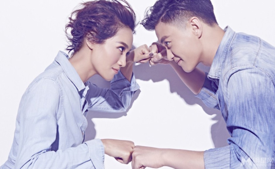 朱丹周一围情侣装拍摄甜蜜恩爱写真