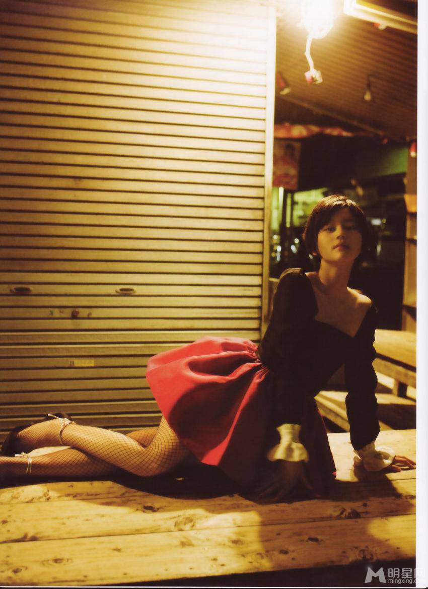 日本国民女星堀北真希短发造型散发狂野魅力