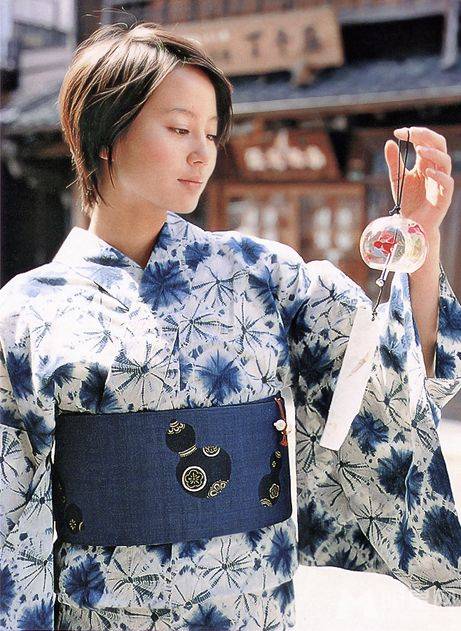 日本女星堀北真希穿和服靓丽写真