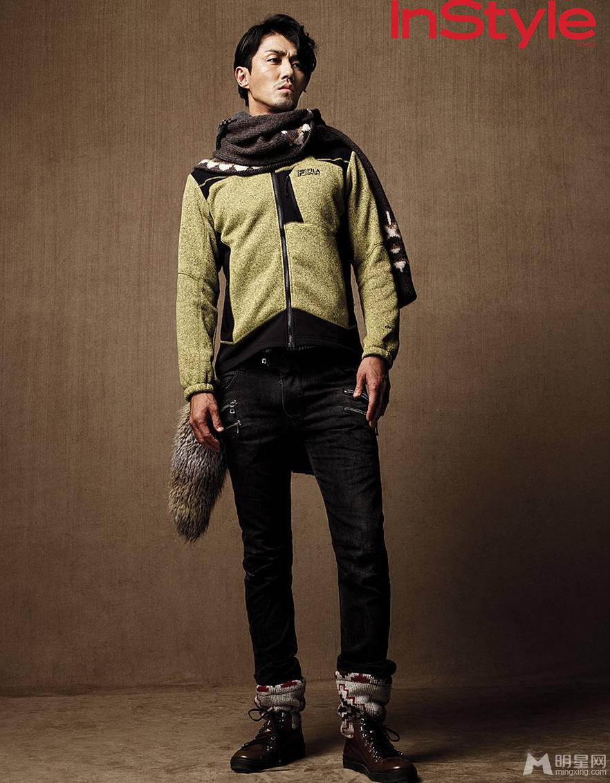 韩星车胜元帅气代言运动服装写真