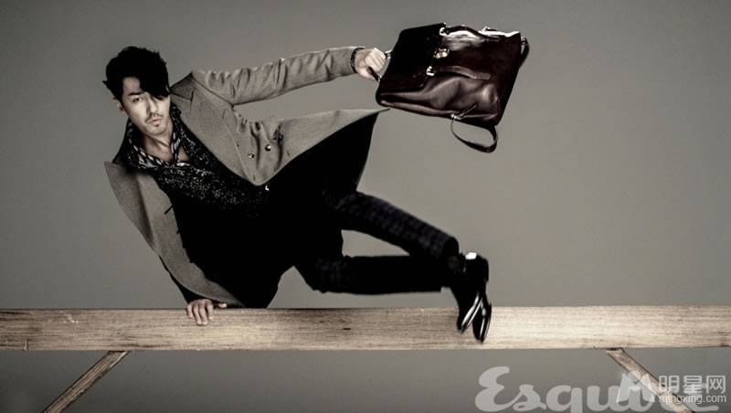 车胜元散发冷酷性感男性魅力