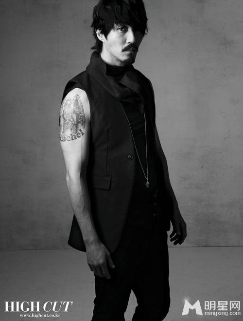 车胜元散发冷酷性感男性魅力