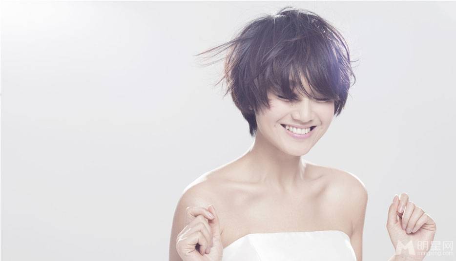 女主持人朱丹唯美幸福婚纱写真