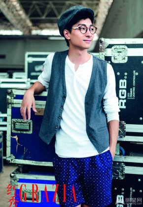 阳光男孩左立颠覆自我造型形象