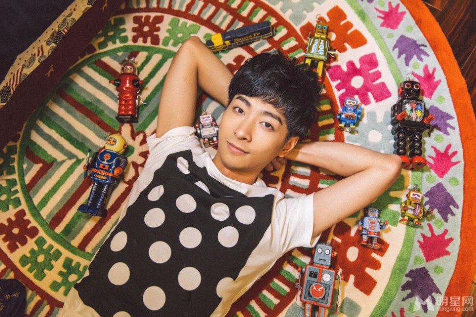 左立帅气阳光青春活力写真