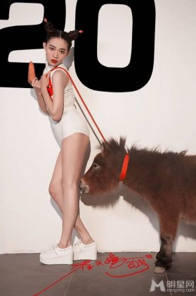 崔天琪与小马互动变身个性天使