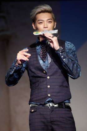 辰亦儒儒雅帅气活动现场组图分享