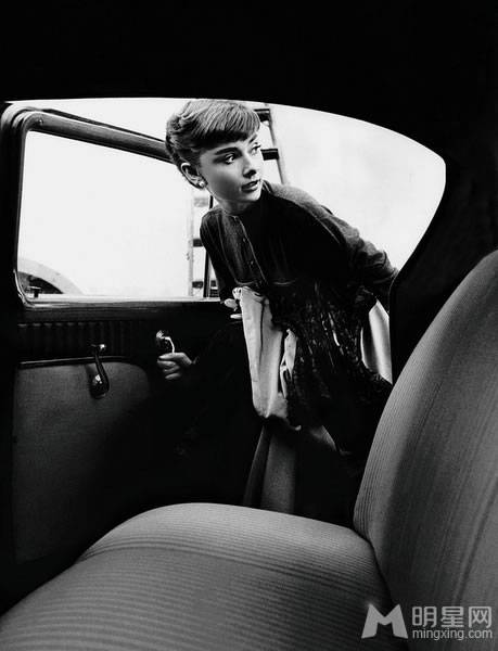 奥黛丽·赫本彰显高贵优雅气质图集