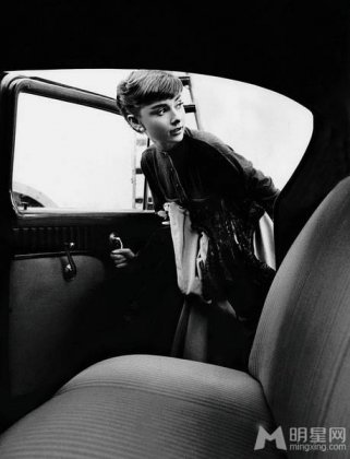 奥黛丽·赫本彰显高贵优雅气质图集