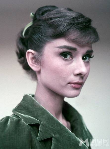 奥黛丽·赫本彰显高贵优雅气质图集
