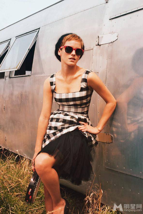 艾玛·沃特森短发造型散发可爱迷人魅力