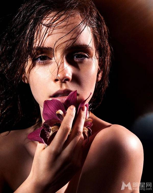 艾玛·沃特森半裸湿身诠释性感女人美