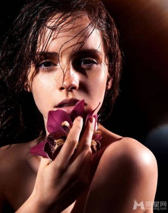 艾玛·沃特森半裸湿身诠释性感女人美