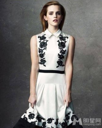 艾玛·沃特森散发复古优雅贵妇气质