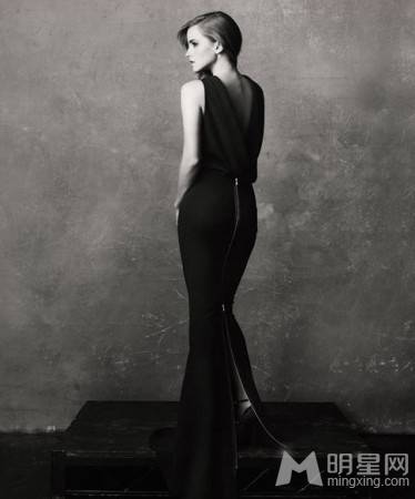 艾玛·沃特森散发复古优雅贵妇气质