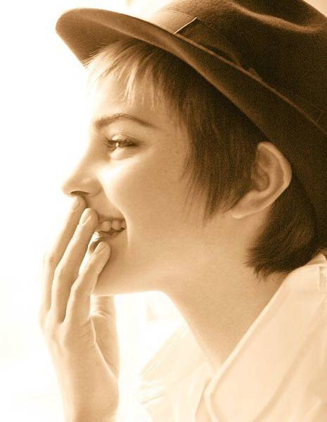 艾玛·沃特森展现青春活力气息