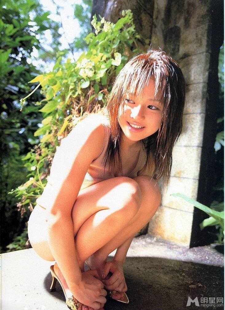 苍老师野外秀性感小蛮腰