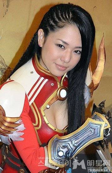 苍井空性感代言网络游戏宣传照