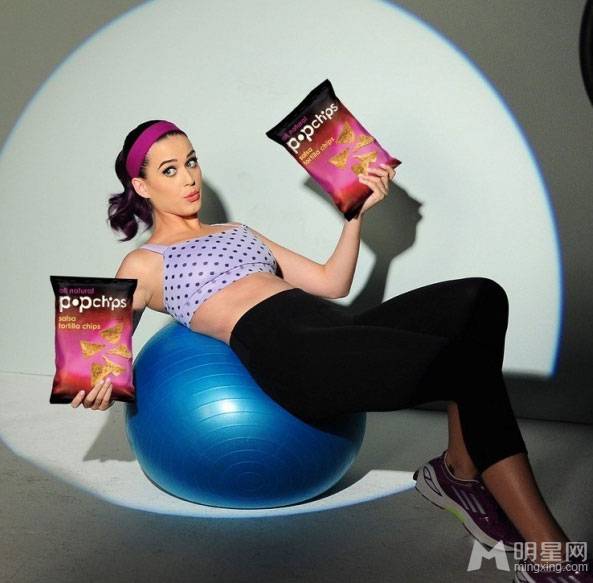 凯蒂·佩里代言零食搞怪趣味宣传照
