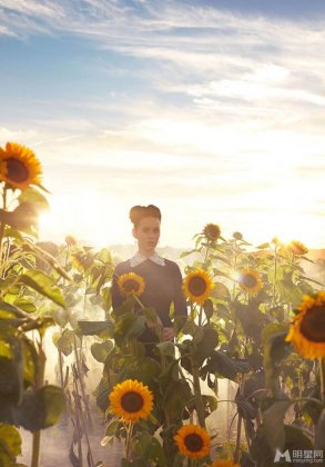 凯蒂·佩里演绎浪漫风情唯美花海写真