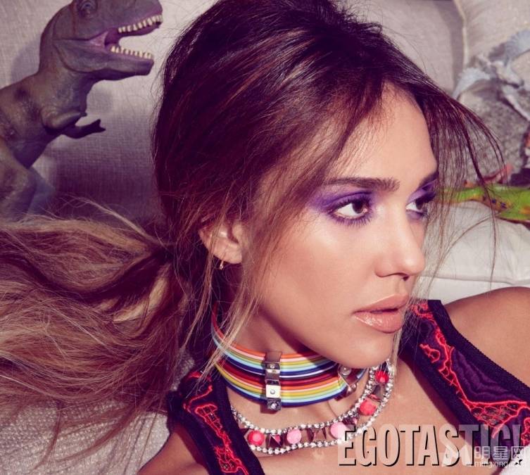 杰西卡·阿尔芭尽显完美女神风范迷倒众人