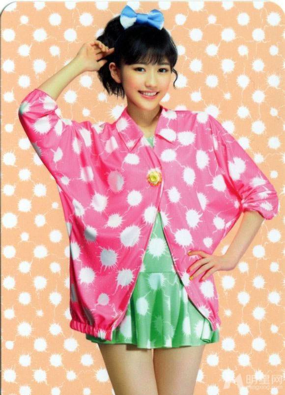 渡边麻友尽显青春貌美小女人魅力