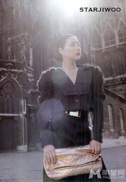 崔智友诠释冷艳气质美人写真照