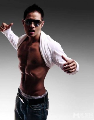 肌肉男刘承俊霸气十足写真照