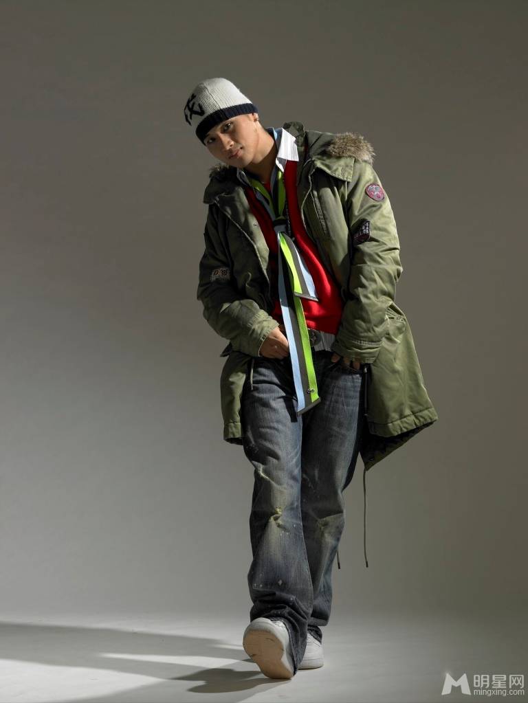 肌肉男刘承俊霸气十足写真照