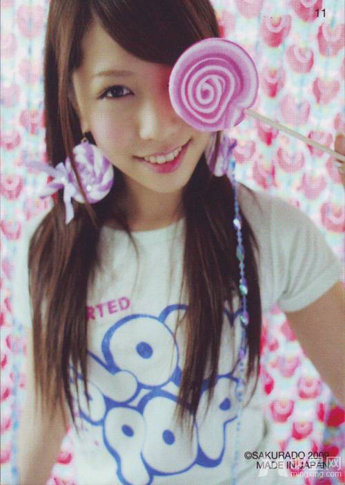 日本女星河西智美棒棒糖可爱个性写真