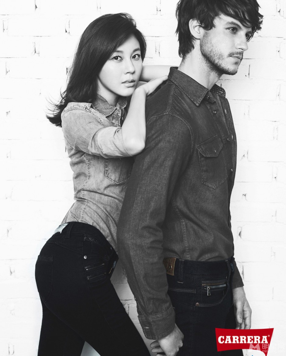 韩星金荷娜帅气牛仔勾勒S型性感曲线