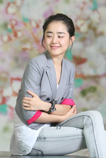 韩国女演员文瑾莹尽显邻家女孩气质