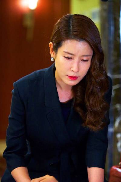 韩国女演员李泰兰百变造型魅力图片