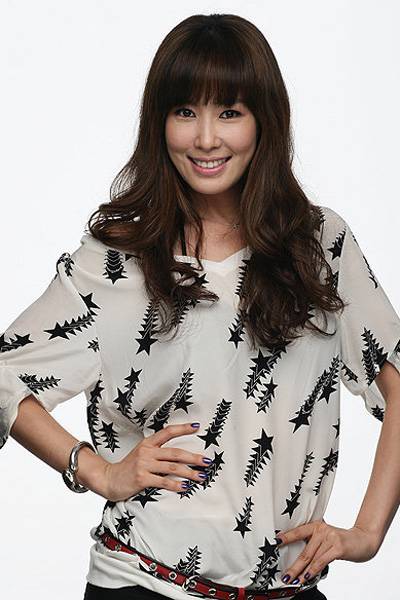 韩国女明星李泰兰时尚靓丽美照