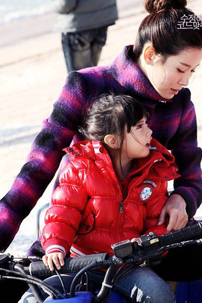 韩国女明星李泰兰时尚靓丽美照