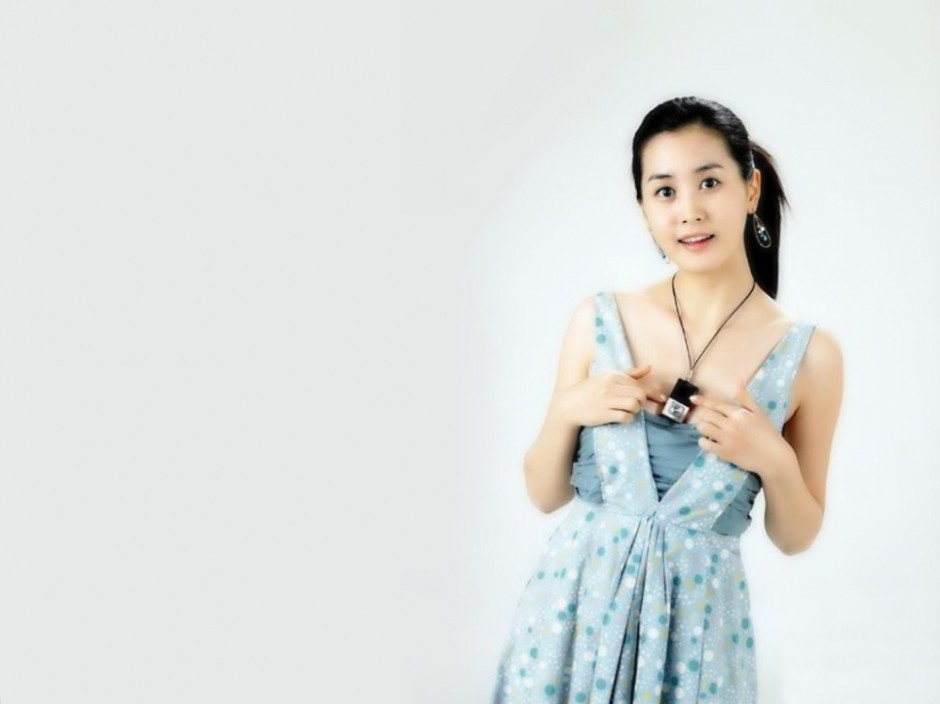 韩国女星李多海个性电脑壁纸