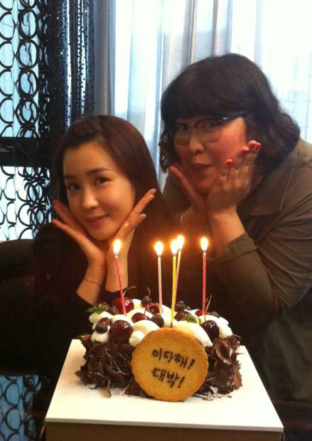 韩国人气女星李多海卖萌生活照